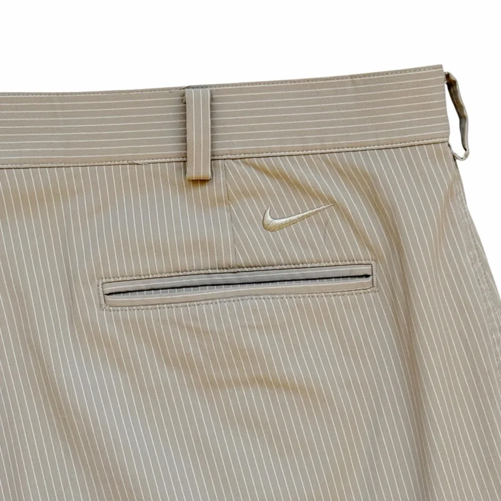 Nike Golf Shorts Khaki Pinstripe FITDRY Size 40 Inseam 11”